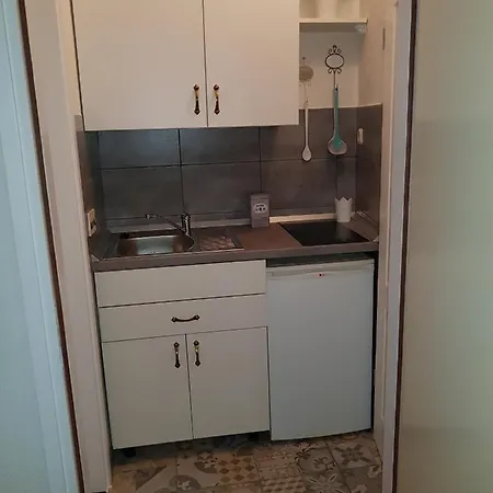 Studio Flat For 2 Apartment *